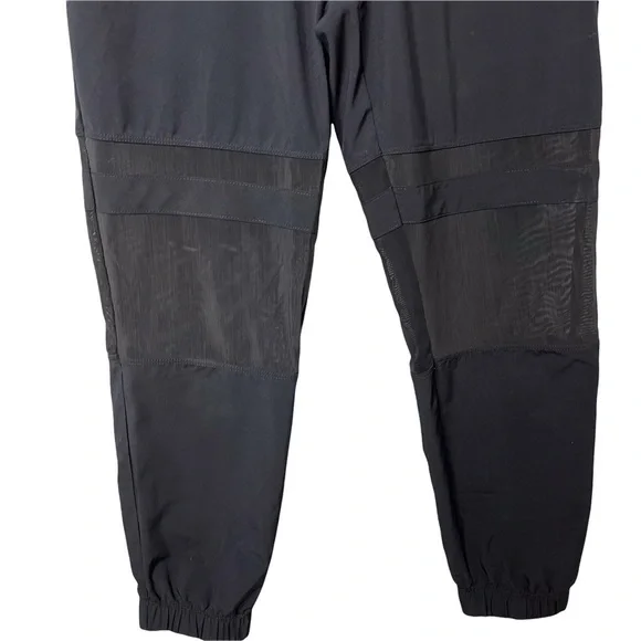 Fabletics Brighton Joggers Black Mesh Detail Cropped Size Small Travel Pants - Picture 5 of 7